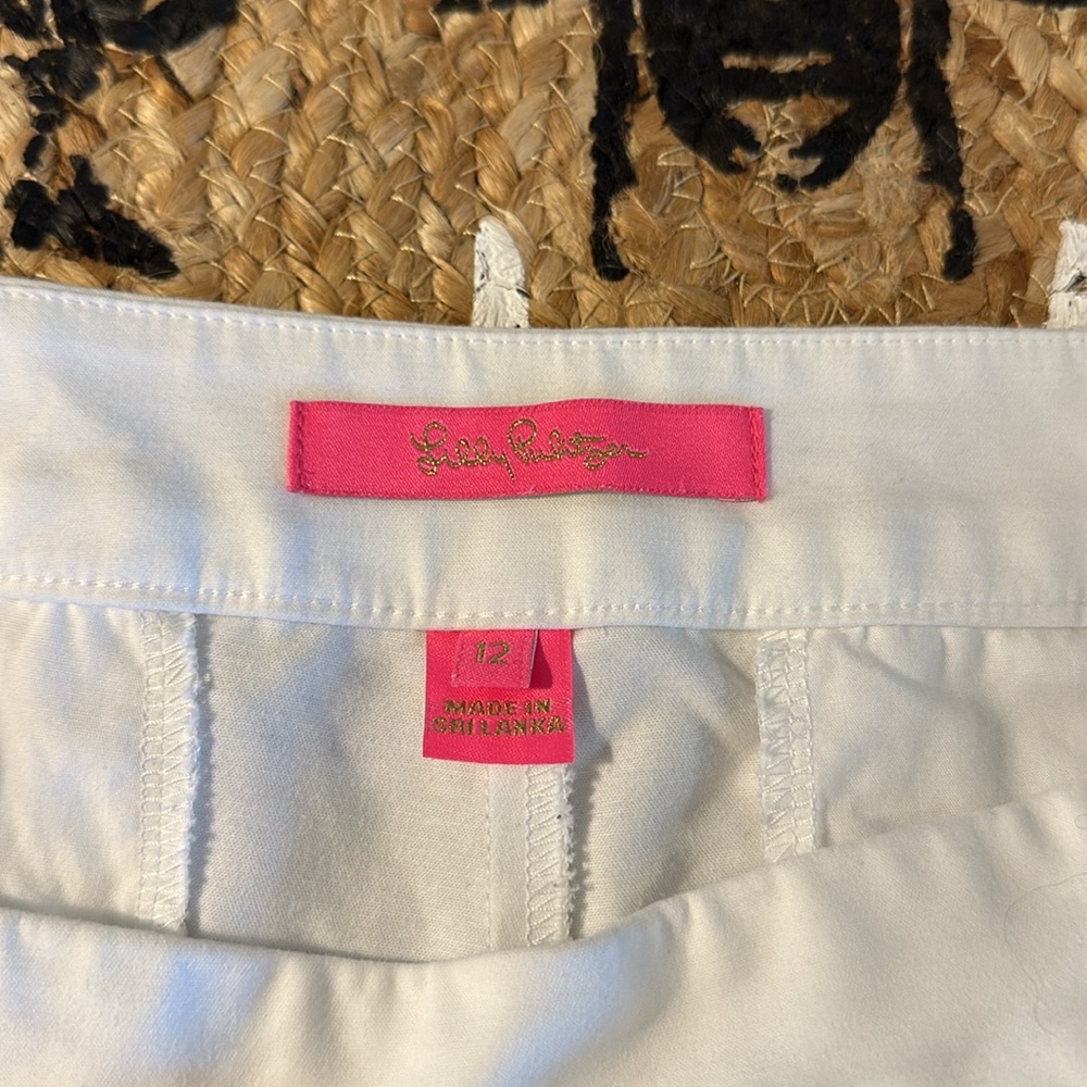 Lilly Pulitzer Alessi Stretch Shorts Resort White 🌟🤍🌟 - Picture 6 of 9